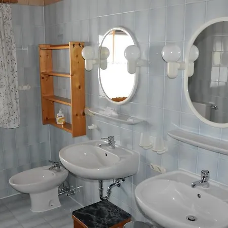 Haushaelfte-alpenrose Tatil Evi *